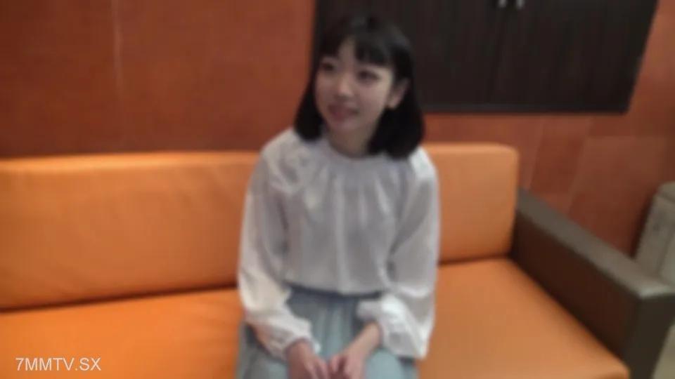 身材出众的学生便利店店员!夜班有这样的姑娘可以吗?-cd1