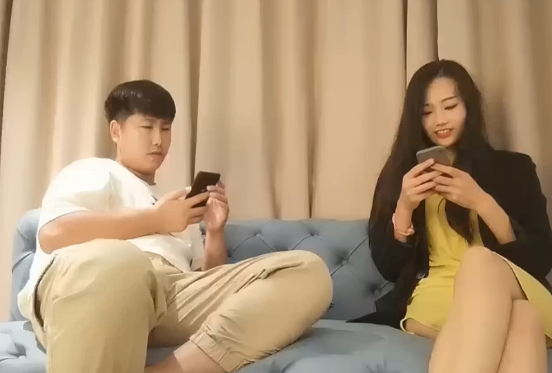 深夜场极品性感妹子舌吻口交调情扣逼自摸骑乘猛操的。!