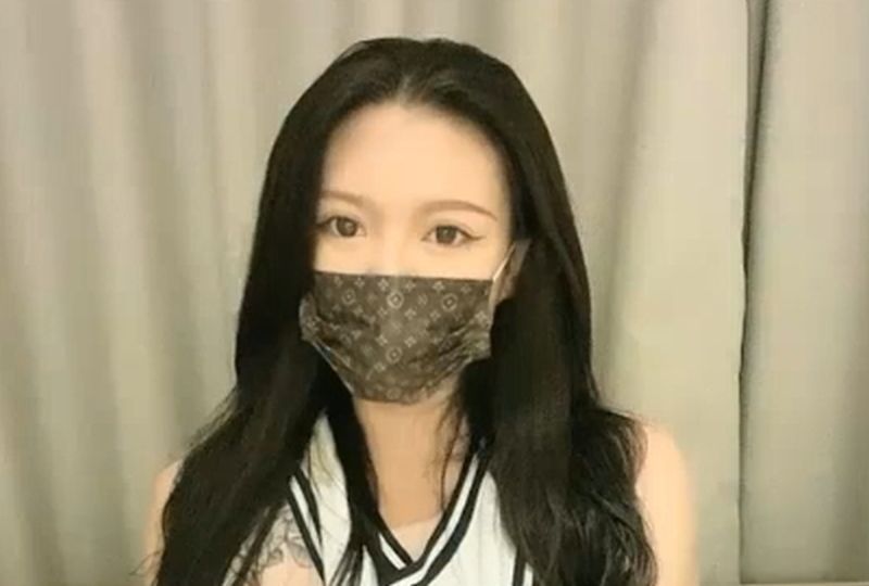 高顔值妹子酒店自慰啪啪秀的。!