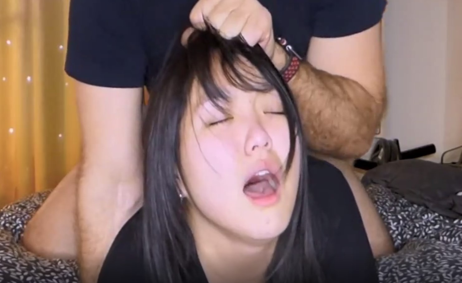 被后入的敏感女孩的。!