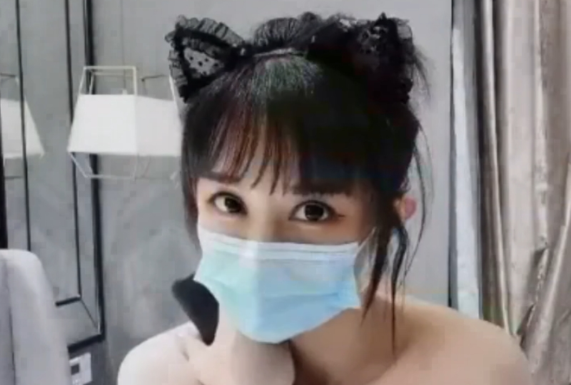 大眼萌妹骚叫“哥哥来操我”的。!