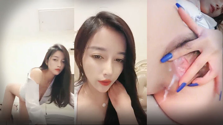 【极品气质美女一库一库】 舔假阳具,道具自慰,表情很骚,看来是很爽,呻吟声那么的动听1