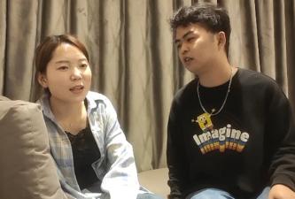 少妇有点抗拒强行扒掉,吃药加持尽情输出