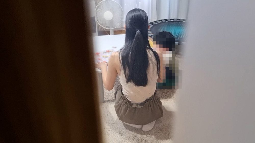 【个人】自称原写真巨乳妻子,强行在起居室插入。被孩子发现了。-cd2