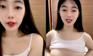 七彩主播--幼校老师 :极品在校大奶老师~B粉嫩啊~爱了爱了,校园清纯,回家露大淫屄,判若两人!