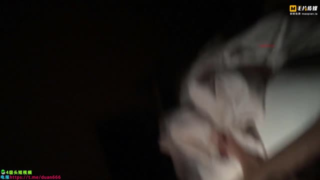 公司女神级性感秘书聚餐喝了点酒后借口送她回去带到酒店挑逗做爱!