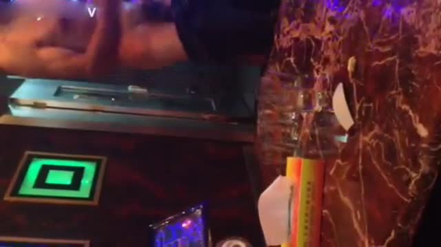 豪华会所里面不堪,各种官员商贩高点玩弄美女