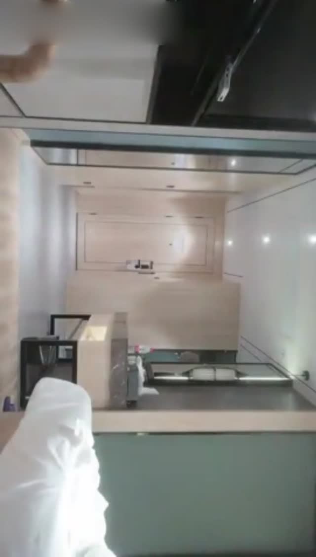 胖男老哥约了个纹身妹子TP啪啪,换上学生制服调情猛操