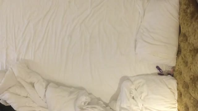 女同事下了班就去主管的床上加班啪啪~