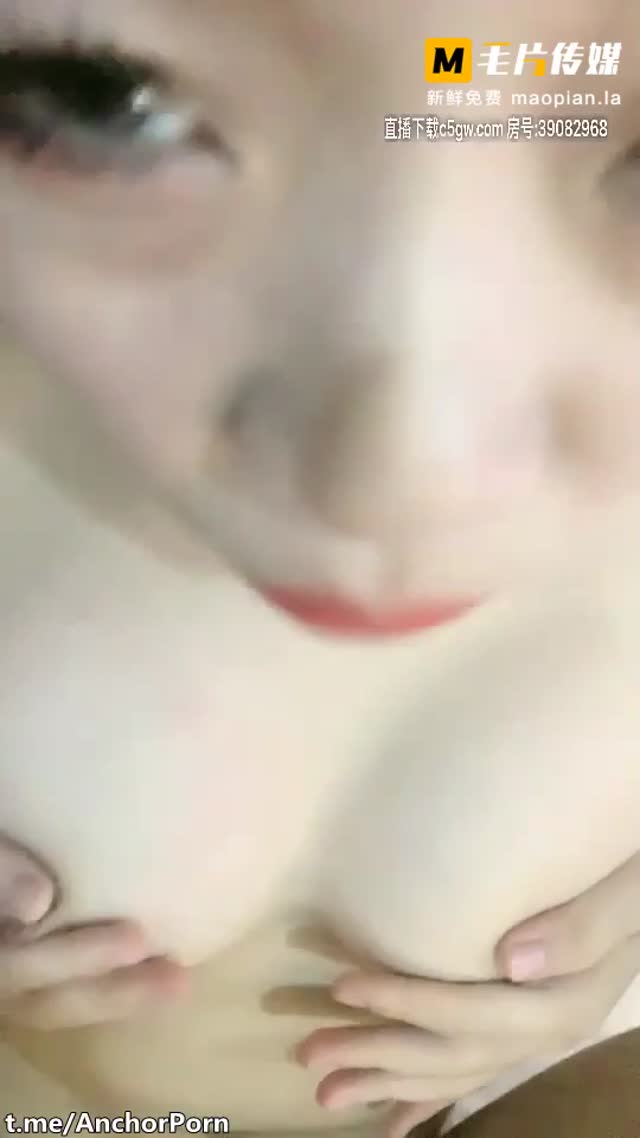 Jk制服妹子与小王到酒店啪啪啪,妹子被干得差不多就哭了!
